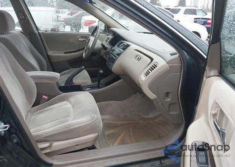 2000 Honda Accord 2.3 Se из США, поврежденный, VIN 1HGCG6695YA044682